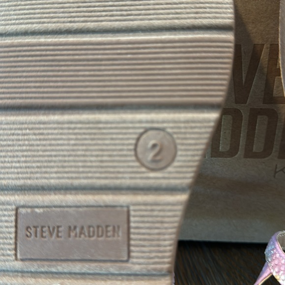 Steve Madden Kids sandals. little girl, size 2. - Picture 9 of 12